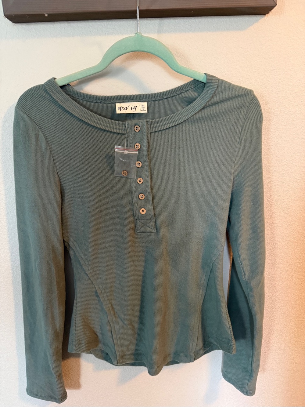 New in  Ribbed Long-Sleeve Henley Top in Sage